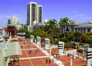 Proponen no cobrar IVA a turistas que lleguen a Ecuador