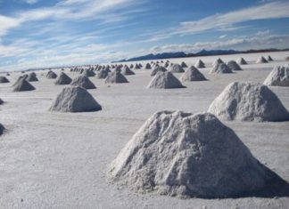 Chile abre convocatoria para generar valor agregado en litio