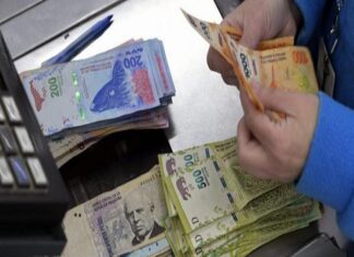 Argentina: Inflación supera la barrera de los tres dígitos