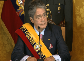 Ecuador: Presidente disuelve el Congreso y llama a elecciones