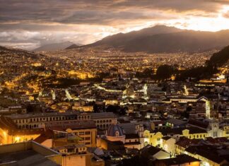 Ecuador llega a acuerdo con Colombia y suspende racionamientos de energía