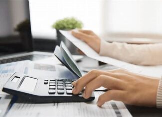 Opiniones encontradas por posible alza de IVA en Ecuador