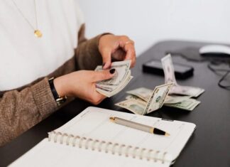 IVA sube de forma temporal al 15% en Ecuador