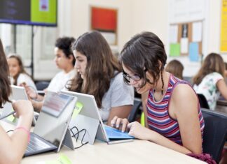 Realizan programa de capacitación digital para mujeres ecuatorianas