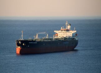 Cartera de pedidos de petroleros augura buenas tarifas hasta 2026