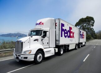 ¿Por qué FedEx analiza vender parte de división FedEx Freight?