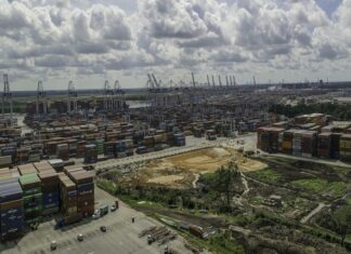 Estados Unidos: Huelga portuaria en costa este podía comenzaren en octubre