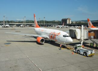 Fusión de aerolíneas crearía la empresa del sector más grande de América Latina