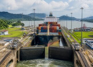 Tránsitos de buques de alto calado crecen 6,12% por el Canal de Panamá