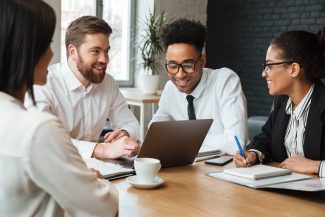 Atraer clientes sin perder rentabilidad: el desafío que enfrentan las empresas latinoamericanas